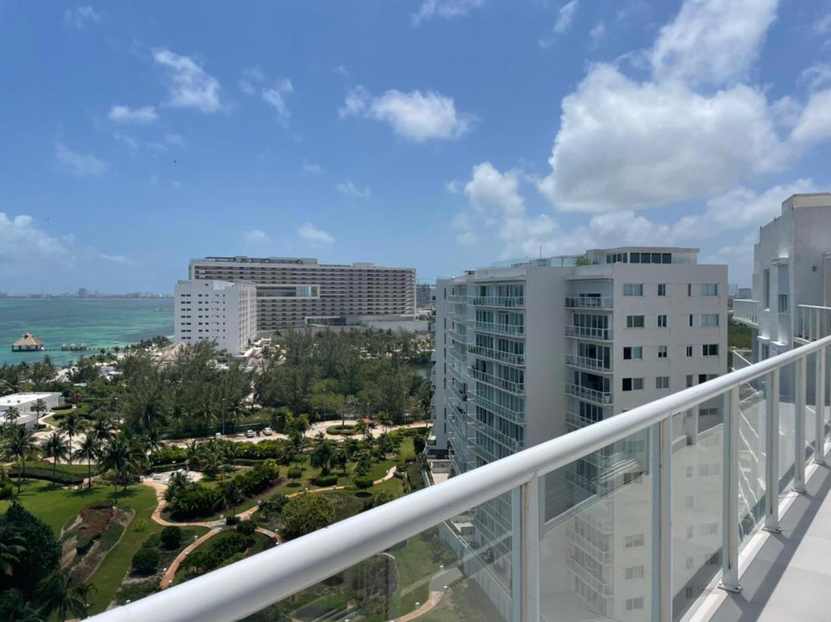 Beachfront Luxury Apartments Κανκούν Εξωτερικό φωτογραφία