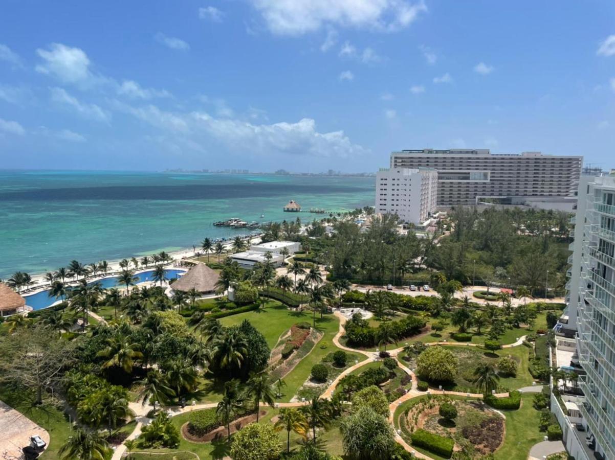 Beachfront Luxury Apartments Κανκούν Εξωτερικό φωτογραφία