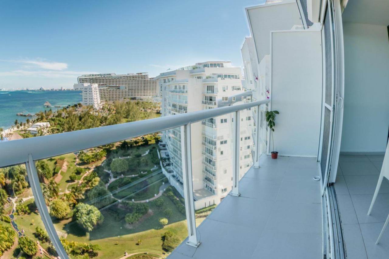 Beachfront Luxury Apartments Κανκούν Εξωτερικό φωτογραφία