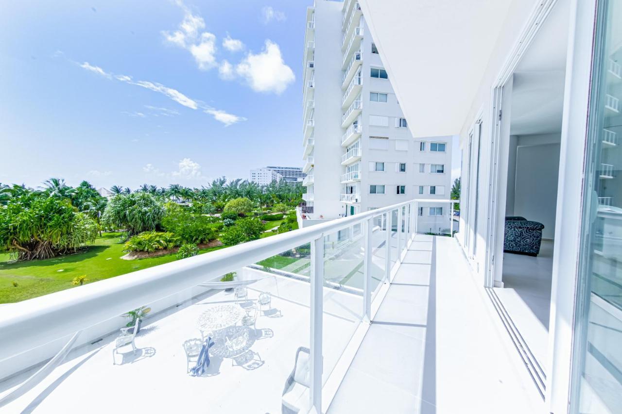 Beachfront Luxury Apartments Κανκούν Εξωτερικό φωτογραφία